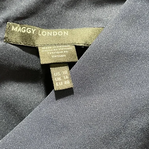 NWT- MAGGIE LONDON COLD SHOULDER DRESS - Picture 6 of 9